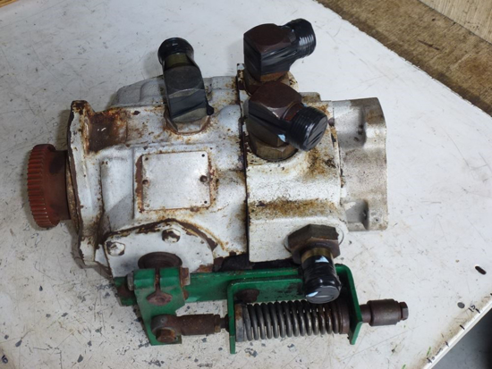 Picture of Ransomes Jacobsen 2208192 Hydraulic Hydrostatic Piston Drive Pump AR250 Mower Sauer Sundstrand M35