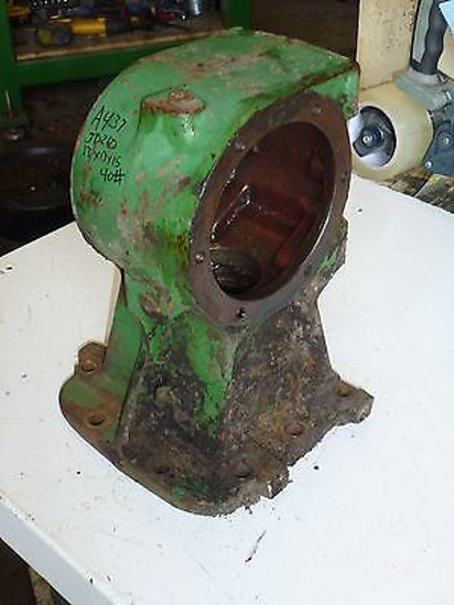 Picture of CutterBar Drive Gear Box EB56144310 to John Deere 240 260 Disc Mower Kuhn