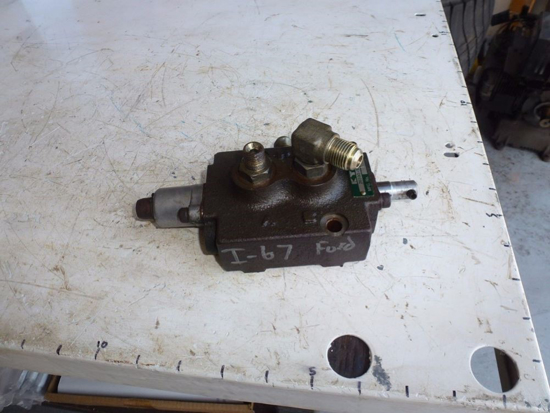 Picture of Hydraulic Lift Control Valve SBA340014590 Ford New Holland CM224 Mower 83984887