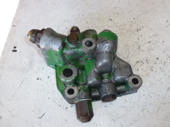 Picture of Oil Relief Valve AR73905 John Deere Tractor R60401