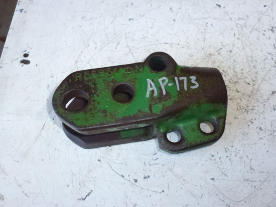 Picture of Lift Link Yoke R56931 John Deere Tractor