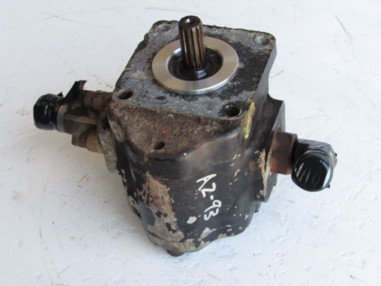 Picture of John Deere AM876999 Hydraulic Pump 955 Tractor LVA803445