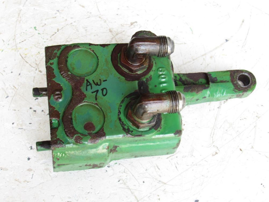 Picture of John Deere AR52621 Single Hydraulic Remote Selective Control Valve Breakaway Coupler R39109