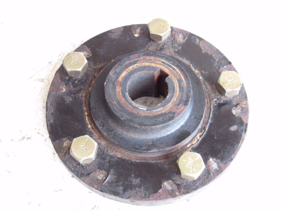 Picture of Toro 92-4749-03 Rear 4WD Wheel Hub 4000D Reelmaster Mower