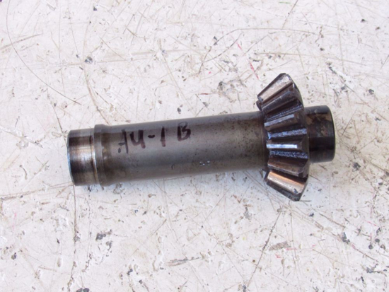 Picture of Agco Hesston Massey Ferguson 526715 Pinion Horizontal Gear Shaft 1004 1005 1006 1007 1008 Disc Mower 5407 5408 5409 5410 New Idea 526444