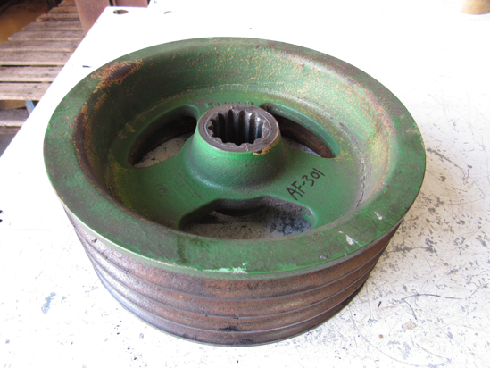 Picture of John Deere E85268 Pulley 226MM 945 946 955 956 990 994 995 Disc Mower Conditioner MOCO