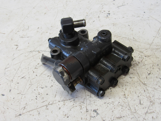 Picture of Hydraulic Regulator Valve YW380-00100 Kubota Tractor T1170-19050 T1060-19050