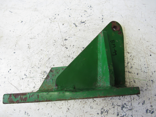 Picture of John Deere AL30975 RH Right Sway Chain Bracket AL25614