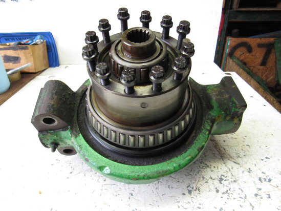 Picture of John Deere R42332 AR68886 R61721 R62749 Front Hydraulic Hydrostatic Motor & Housing