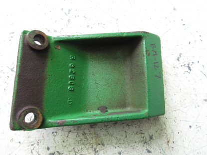 Picture of John Deere R62508 Hydraulic Lever Bracket