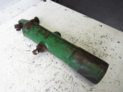 Picture of John Deere AR69663 Lift Assist Cylinder Housing R67987