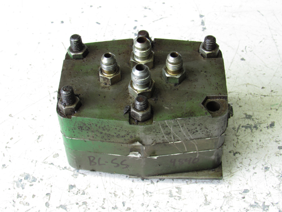 Picture of John Deere Steering Metering Pump AR89199