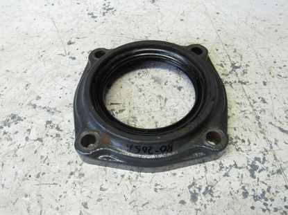 Picture of Kubota 36530-48123 Rear Axle Seal Housing Case Cover 36530-48124 36530-48122