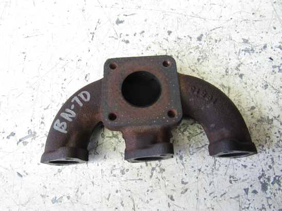 Picture of Kubota 16813-12310 Exhaust Manifold D722 Engine