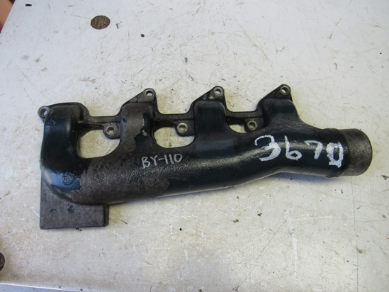 Picture of Intake Inlet Manifold off Kubota V2203 Engine