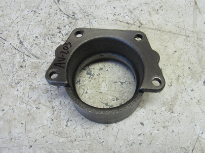 Picture of Kubota 66611-11812 Differential Bearing Holder Housing 66611-11810 6A600-11810