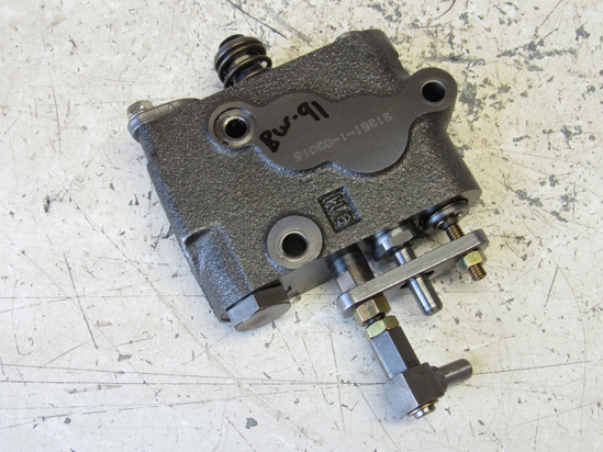 Picture of Kubota 31351-39604 3 Point Rockshaft Hydraulic Control Valve to Tractor 31351-39603 31351-39600