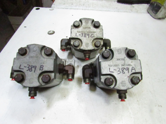 Picture of John Deere TCA15311 Hydraulic Reel Motor for 5" Reels 3225B 3235B 3225C 3235C 7500 8500 Mower TCA15597