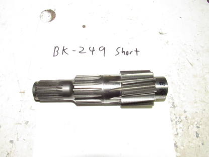 Picture of kubota Diff. Gear Shaft RH TC050-26712 mx5100h