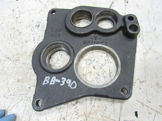 Picture of John Deere YZ81126 Bearing Retainer Housing